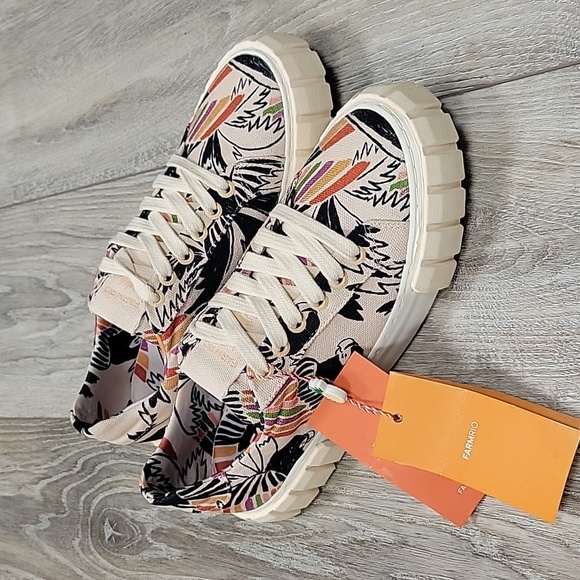 FARM Rio Shoes - Farm Rio Size 8 1/2 Tropical Birds Flatform Sneakers NWT